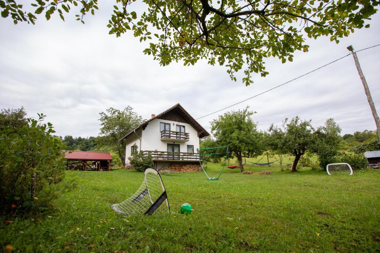 Holiday House On The Riverside 오굴린 외부 사진